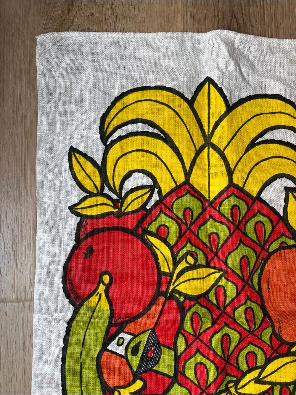 Vintage-Style Fruit Print Wall Tapestry - Yellow, Red, Green